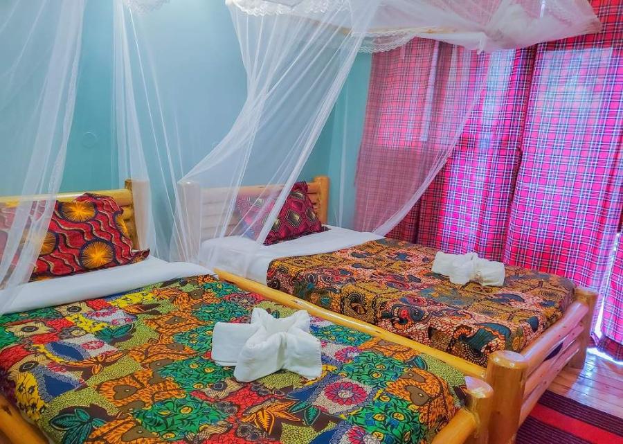 Bunyonyi (Twin Room-ground floor)